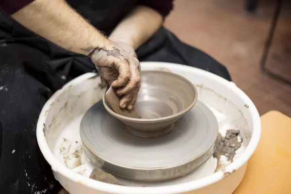 Közelről Részlet Nézet Művész Clay Fazekasság Tesz Egy Spin Kerék — Stock Fotó