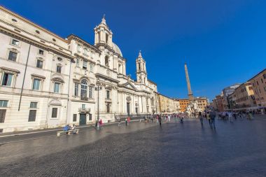 Roma. İtalya - 24 Eylül 2016: Piazza Navona, Roma, İtalya, tanımlanamayan insanlar. Piazza Navona popüler bir hedef olduğunu Roma'da 3 en çok ziyaret edilen şehir Avrupa Birliği'ndeki.