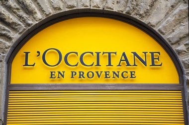 Florence, İtalya - 27 Mayıs 2016: L'Occitane mağaza Floransa, İtalya. Vücut, yüz, kokuları ve ev ürünleri 1976 kurulan uluslararası perakendeci olduğunu