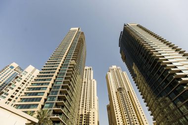 Dubai, Birleşik Arap Emirlikleri - 6 Mayıs 2015: Modern gökdelenler Dubai, Birleşik Arap Emirlikleri Dubai Marina, görünümü. Tüm geliştirme tamamlandığında daha fazla 120.000 kişi kapasiteli.