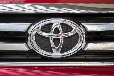 Belgrade, Sırbistan - 28 Şubat 2017: Belgrad, Sırbistan için Toyota otomobil detay. Toyota dünyalar 5 en büyük gelire göre şirketidir