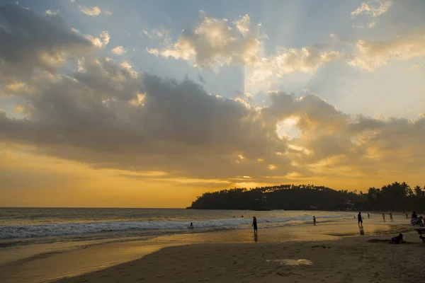 Mirissa Jih Srí Lanka Ledna 2014 Neznámých Lidí Pláži Mirissa — Stock fotografie