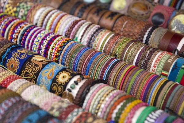 コパカバーナ ボリビアの市場でカラフルな伝統的なボリビアの織物 — ストック写真