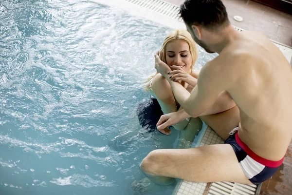 Loving Couple Relaxing Spa Center Pool — Stock Photo, Image