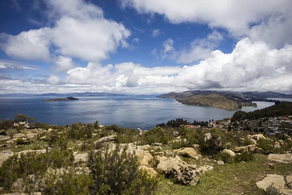 Переглянути Ісла Дель Соль Озері Тітікака Болівії — стокове фото