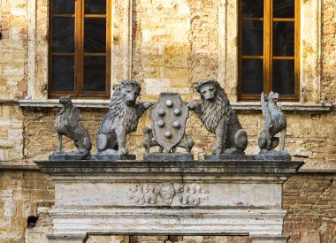 Griffin ve aslan de 1520 Montepulciano, İtalya, inşa