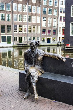 Amsterdam, Hollanda - 6 Mart 2018: Alida Bosshardt (büyük Bosshardt) Red Light District, Amsterdam, Hollanda, bronz heykel. Heykel tarafından Peter de Leeuwe tarafından yapılmıştır