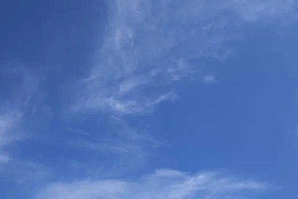 Fehér Felhők Kék Nyári — Stock Fotó