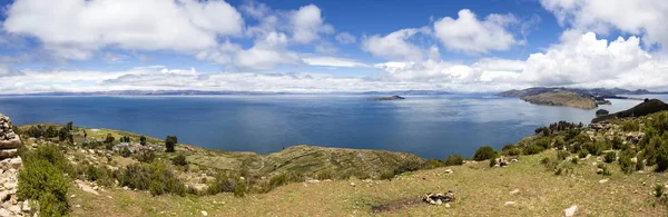 关于玻利维亚的的喀喀湖湖的看法 — 图库照片