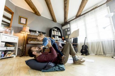 Having oyunculuk ile kızları odaya anne