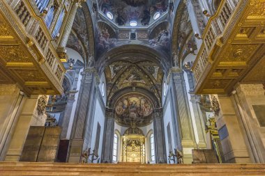 Parma, İtalya - 17 Şubat 2018: İç İtalya Parma Katedralde. Önemli bir İtalyan Romanesk Katedral olduğunu.