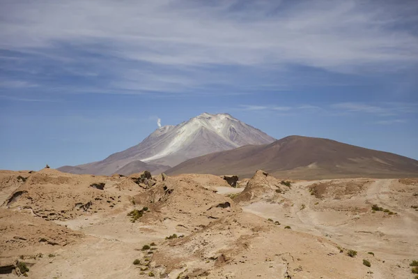 Θέα Στο Ηφαίστειο Licancabur Στην Reserva Nacional Πανίδα Andina Eduardo — Φωτογραφία Αρχείου