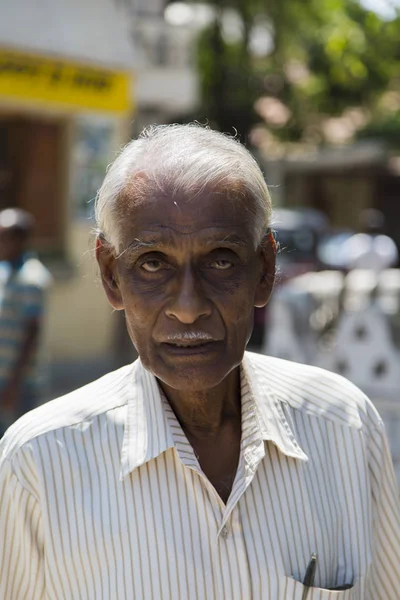 Unawatuna Sri Lanka Enero 2014 Hombre Identificado Calle Unawatuna Sri —  Fotos de Stock