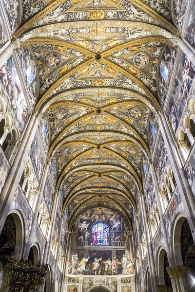 意大利帕尔马 2018年2月17日 意大利帕尔马大教堂的内部 这是一个重要的意大利罗马式大教堂 — 图库照片