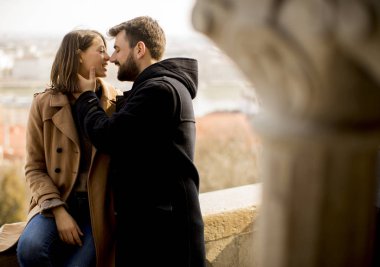 Seven Budapeşte, Macaristan'ın tarihsel alanda çift sarıldı