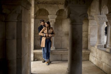Seven Budapeşte, Macaristan'ın tarihsel alanda çift sarıldı