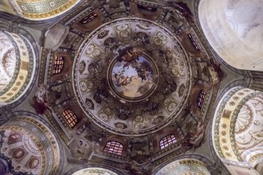 Ravenna, İtalya - 16 Şubat 2018: Basilica San Vitale Ravenna, İtalya'nın iç detay. Bu erken Christian Byzantine sanat ve mimari en önemli örneklerinden biri