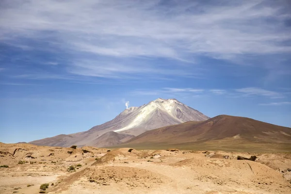 Вид Вулкан Ликанкабур Заповеднике Nacional Fauna Andina Fardo Avfaba Боливии — стоковое фото