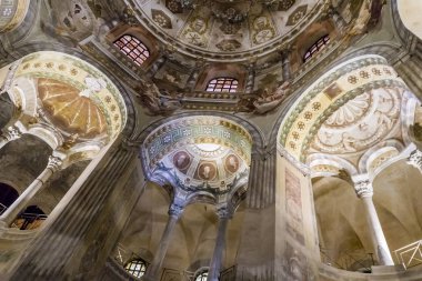 Ravenna, İtalya - 16 Şubat 2018: Basilica San Vitale Ravenna, İtalya'nın iç detay. Bu erken Christian Byzantine sanat ve mimari en önemli örneklerinden biri