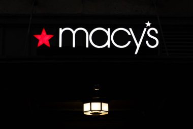 New York, Amerika Birleşik Devletleri - 31 Ağustos 2017: Ayrıntı o New York'ta Macys saklayın. 1858 kurulan Amerikan mağaza zinciri olduğunu.