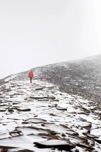 Άνθρωπος Στο Chalcaltaya Βουνό Στην Περιοχή Cordillera Στη Βολιβία — Φωτογραφία Αρχείου