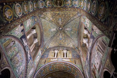 Ravenna, İtalya - 16 Şubat 2018: Basilica San Vitale Ravenna, İtalya'nın iç detay. Bu erken Christian Byzantine sanat ve mimari en önemli örneklerinden biri