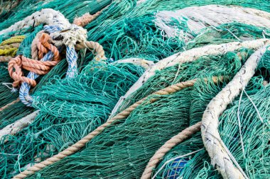 Teknede Balık ağı closeup manzaraya
