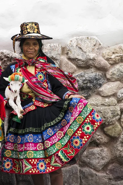Cusco Perú Diciembre 2017 Mujer Identificada Calle Cusco Perú Toda — Foto de Stock