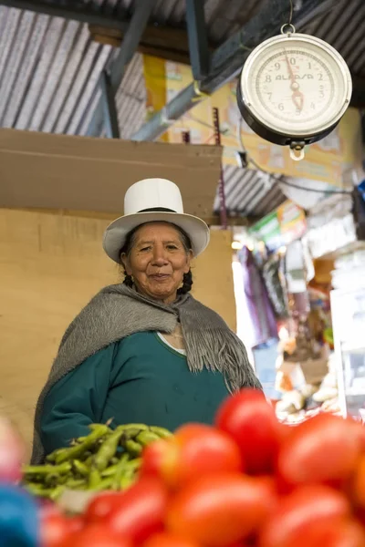 Cusco Perú Enero 2018 Mujer Identificada Mercado San Pedro Cusco — Foto de Stock