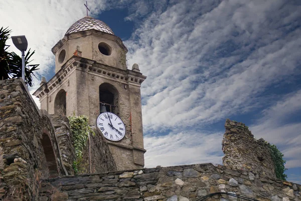 Часовая Башня Деревне Вернацца Cinque Terre Лигурия Италия — стоковое фото