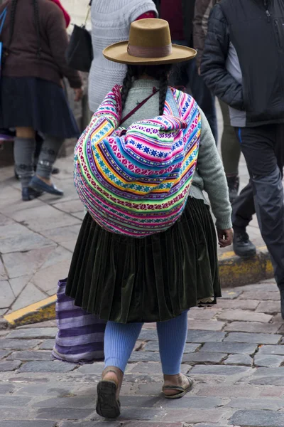 Cusco Peru January 2018 Unidentified Woman Street Cusco Peru Entire — Stock Photo, Image