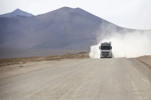 Bolivia Gennaio 2018 Camion Sulla Strada Sterrata Bolivia Nel 2004 — Foto Stock