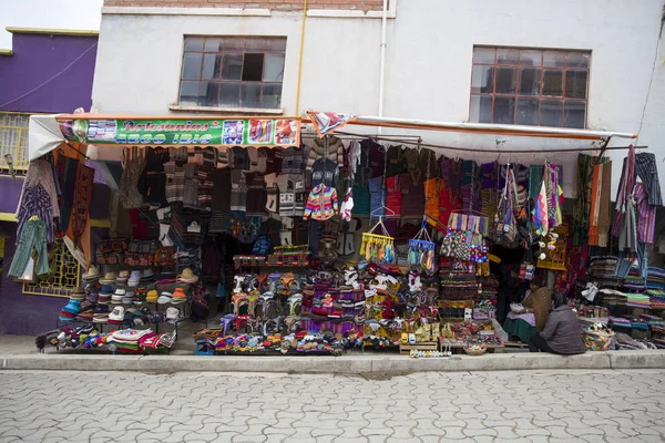 Копакабана Боливия Января 2018 Ремесленные Изделия Улице Копакабана Боливия Копакабана — стоковое фото