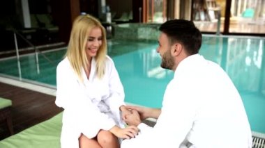 İki sonra bornoz rahatlatıcı spa merkezi