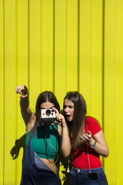 Two Pretty Young Happy Women Taking Photo Retro Camera Have — Stock Photo, Image
