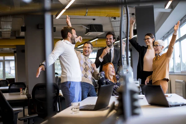 Equipo Negocios Espera Tener Éxito Oficina — Foto de Stock