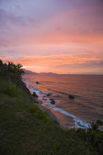 Ηλιοβασίλεμα Στην Ακτή Της Σάντα Μάρτα Στην Κολομβία — Φωτογραφία Αρχείου