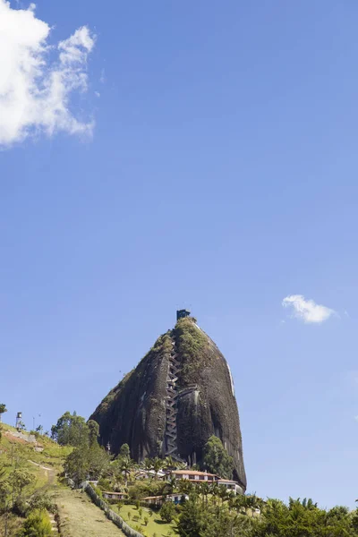 Blick Auf Den Felsen Von Guatape Piedra Del Penol Kolumbien — Stockfoto