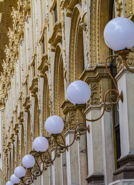 Bekijk Oude Stijlvolle Lampen 19E Eeuw Galleria Vittorio Emanuele Milaan — Stockfoto