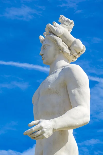 法国尼斯马塞纳广场太阳之泉的阿波罗雕像的细节 雕像由艺术家Alfred Auguste Janniot在1956年创作 — 图库照片