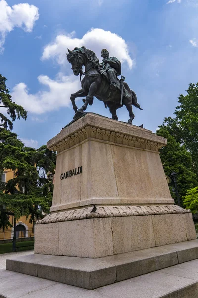 View Monument Giuseppe Garibaldi Pietro Bordini 1887 Independence Square Verona — Stock Photo, Image