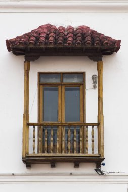 Kartagena, Kolombiya 'daki tipik Latin Amerika sömürge penceresine bak