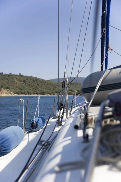 Vista Boyas Guardabarros Lado Del Velero Con Cuerdas —  Fotos de Stock