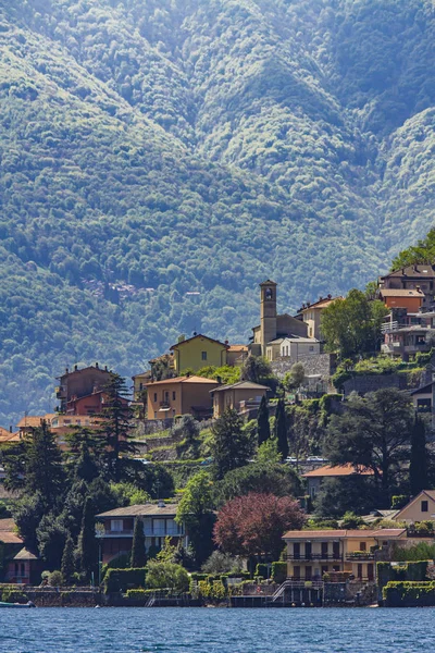 在镇上在意大利科摩湖 Torriggia — 图库照片