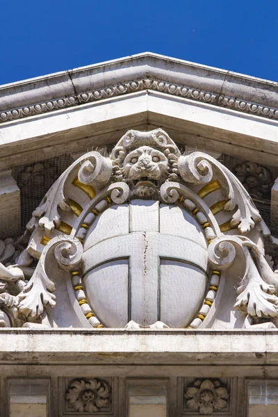 Zbliżenie Pałacu Banca Commerciale Italiana Mediolanie Włochy — Zdjęcie stockowe