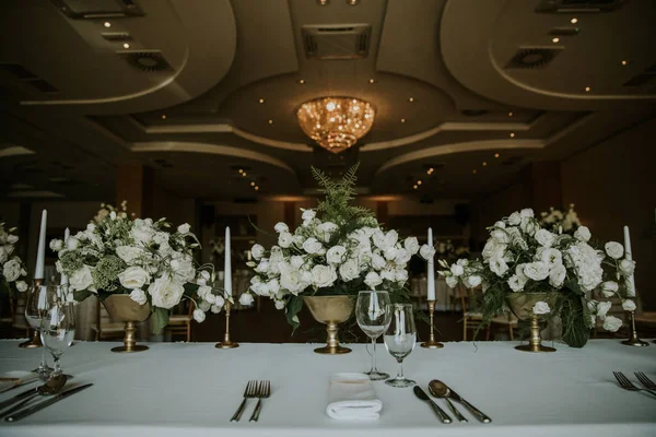 Detalle Mesas Banquete Boda Con Decoración Flores — Foto de Stock