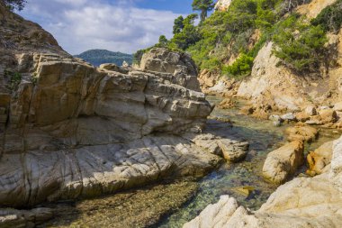 İspanya Katalonya 'nın Lloret de Mar kasabası yakınlarındaki Costa Brava tatil beldesi.