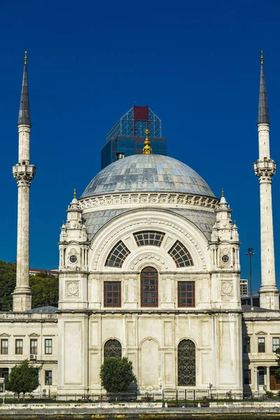 이스탄불의 보스포러스 Bosphorus 오르타 모스크입니다 바로크 건축물 모스크는 1856 개관하였다 — 스톡 사진