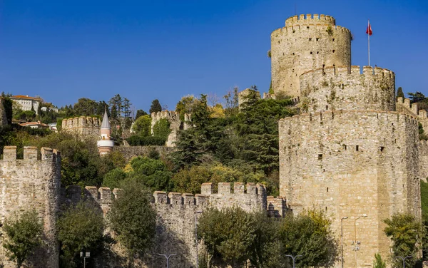 Cylindriska Torn Rumelian Castle Vid Bosporens Europeiska Stränder Istanbul Turkiet — Stockfoto