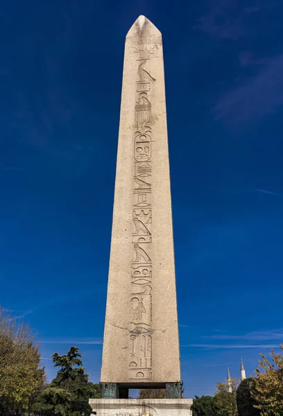 Türkiye Nin Stanbul Kentindeki Antik Mısır Obelisk Ine Bak — Stok fotoğraf